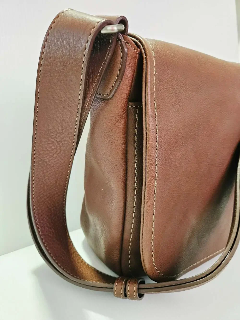 Tsuchiya Kaban Tone Oil Nume Medium Shoulder Bag in Brown Leather
